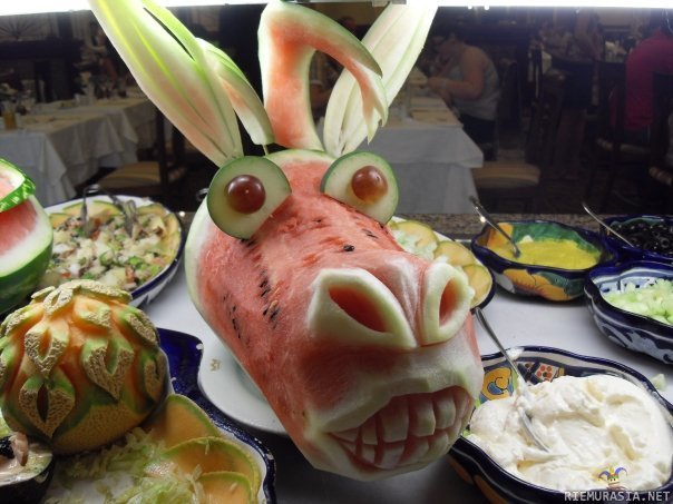 604x453, 60 Kb / арбуз, резьба, осел, фрукты, скульптура