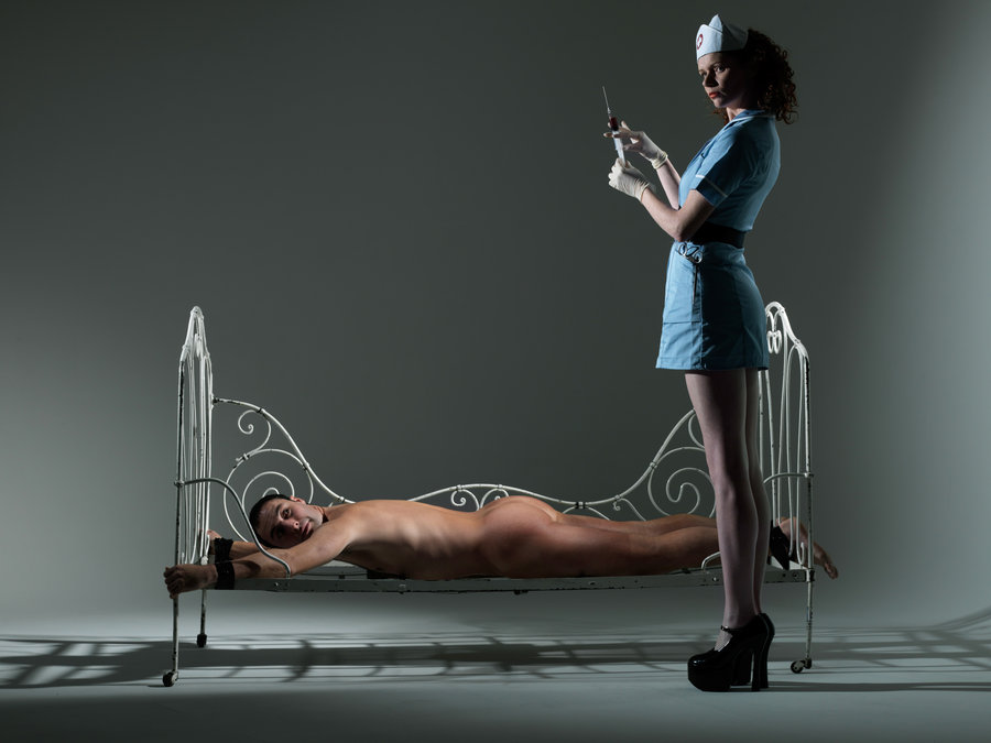 900x675, 59 Kb / медсестра, укол