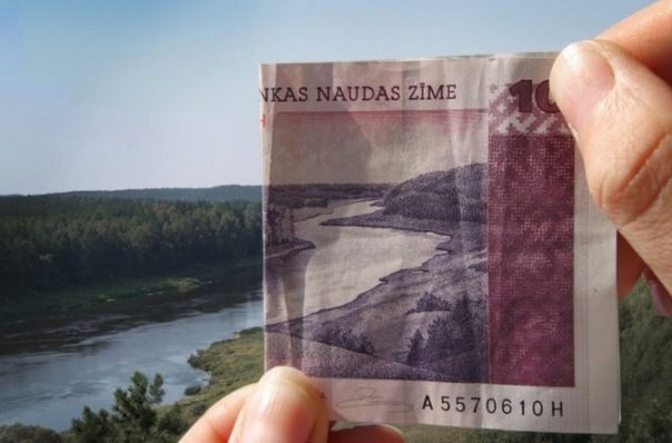 604x398, 58 Kb / река, купюра, деньги, лат