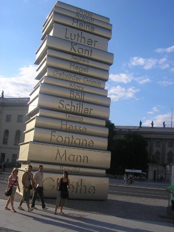 600x800, 63 Kb / монумент, памятник, германия