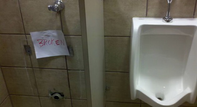 629x342, 40 Kb / писуар, туалет, надпись