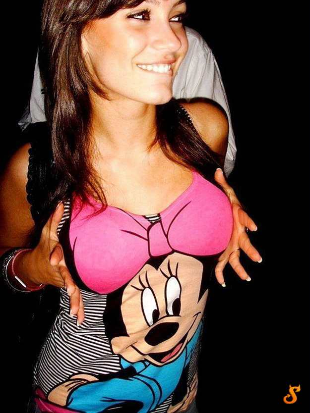 625x834, 208 Kb / микки маус, майка, бант, сиськи, улыбка, минни маус