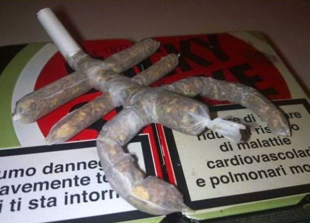 629x452, 87 Kb / трава, косяк, скорпион