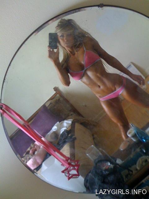 480x640, 33 Kb / Laura Michelle, зеркало, iphone