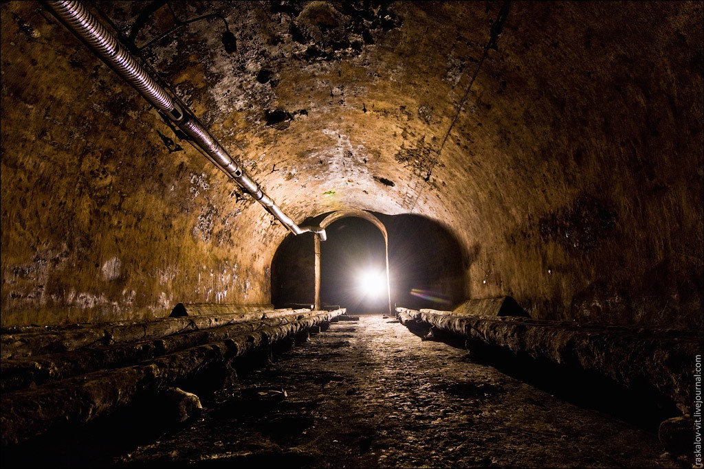 1024x683, 246 Kb / подземелье