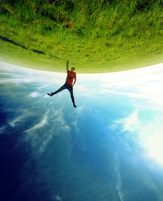 533x657, 286 Kb / земля, небо, газон