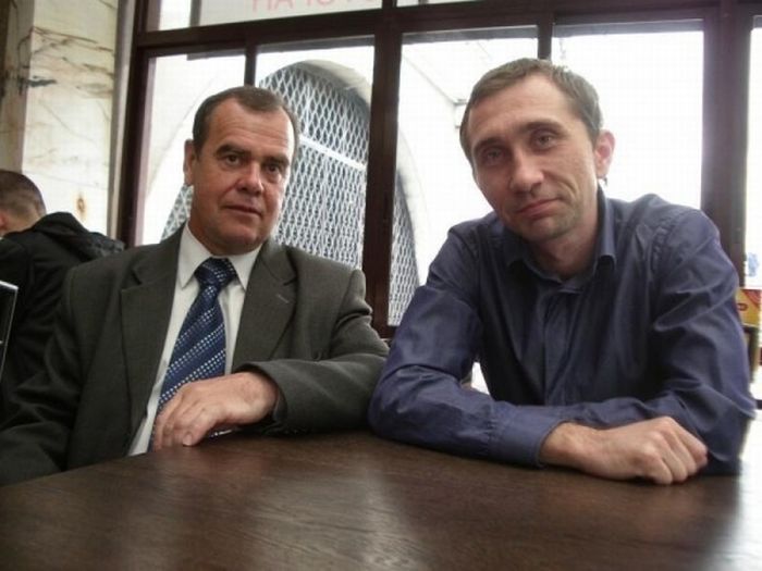 700x525, 48 Kb / Медведев, Путин, двойники