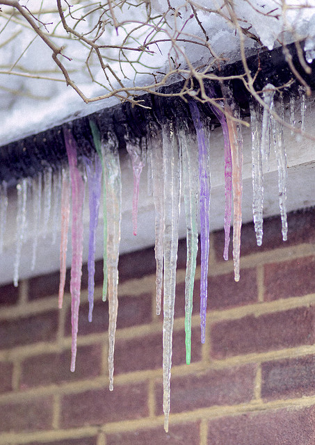 453x640, 145 Kb / сосульки, цвет