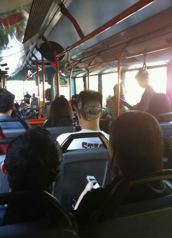 579x802, 128 Kb / автобус, прическа