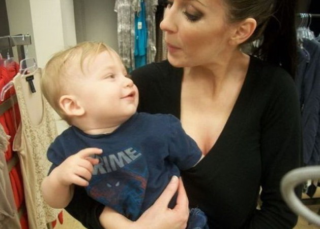 629x452, 78 Kb / кофта, ребенок, молоко, грудь