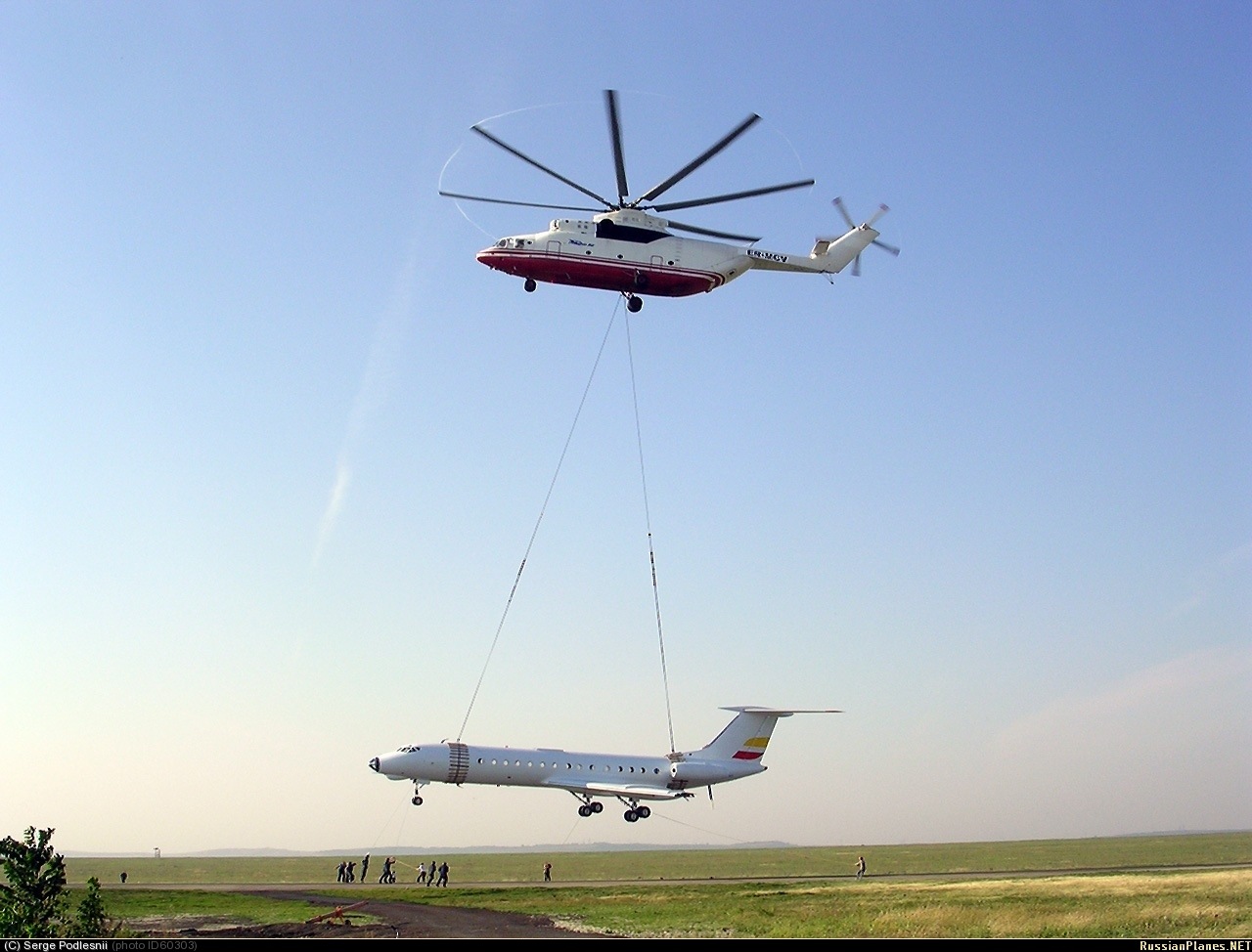 1280x974, 231 Kb / ми-26, ту-134, транспортировка, трос, тянут, люди, самолёт, вертолёт