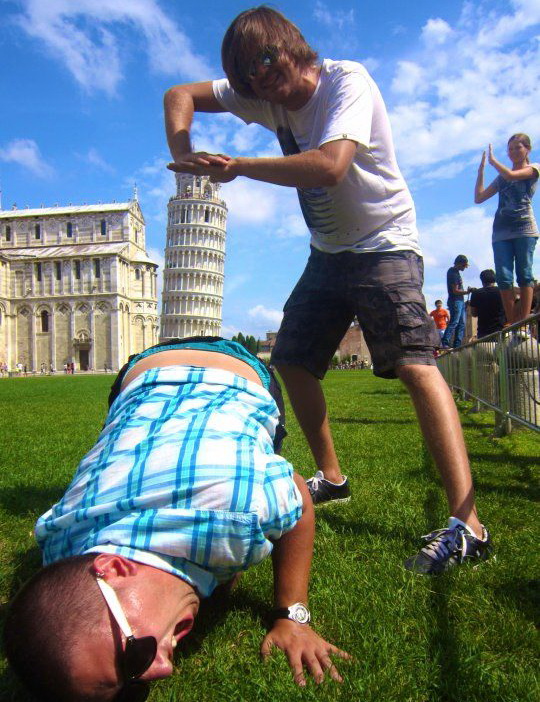 540x702, 176 Kb / пизанская башня, трава, фото