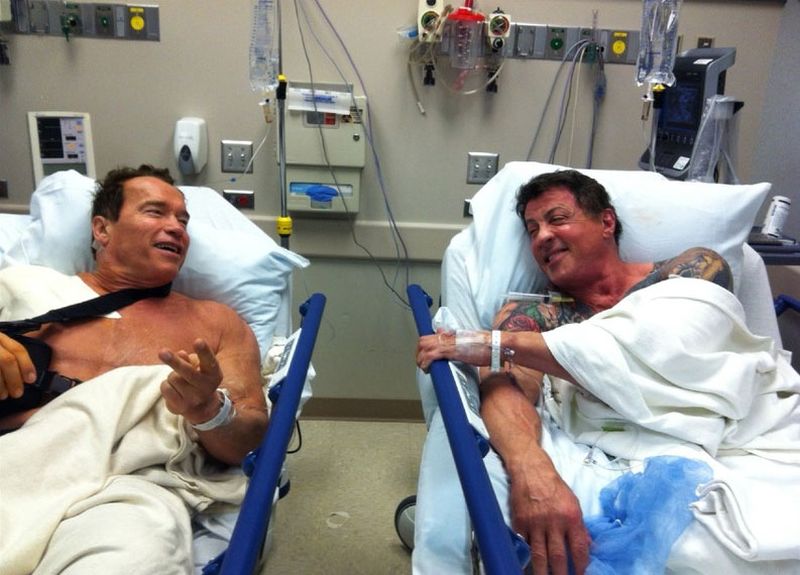 800x575, 80 Kb / больница, сильвестр Сталлоне, Арнольд Шварценеггер