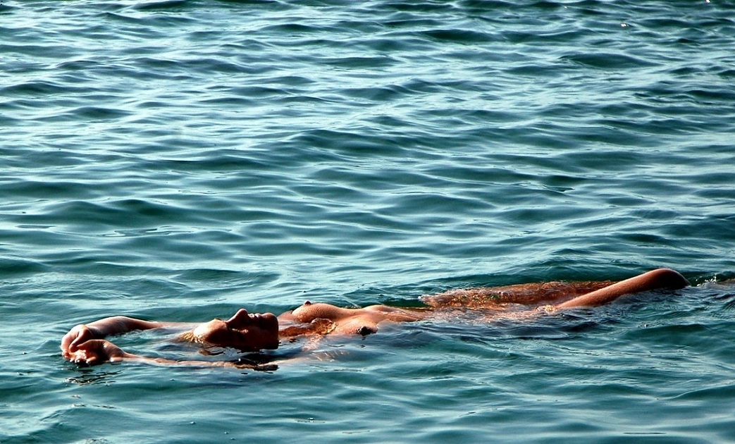 1043x630, 275 Kb / море, девушка, обнаженная, лето, блондинка