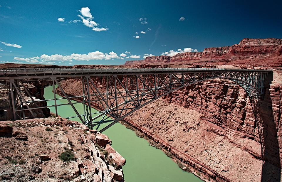 960x620, 199 Kb / мост,скалы,река