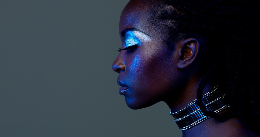 1024x540, 201 Kb / макияж, портрет, негритянка, ошейник