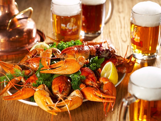 540x406, 102 Kb / пиво,рак,лимон,стол