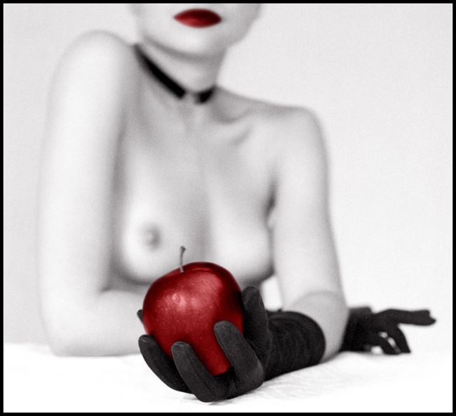 650x592, 33 Kb / яблоко, перчатки