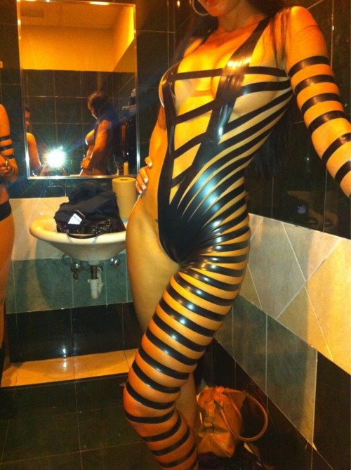 500x669, 75 Kb / зеркало, туалет, скотч