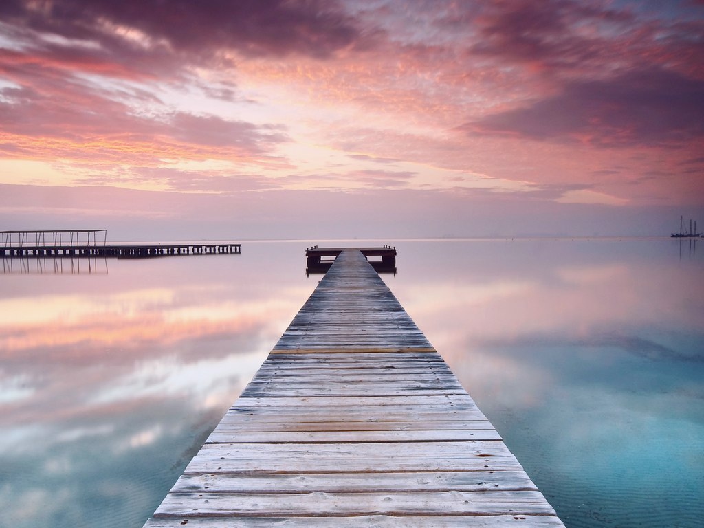 1024x768, 111 Kb / пирс, закат, вода