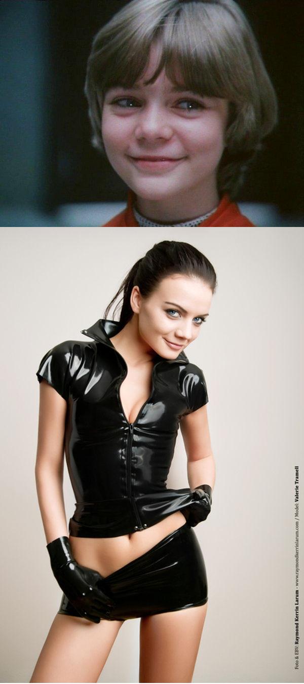 600x1350, 69 Kb / Алиса, Селезнёва, Valerie Tramell, фетиш, латекс