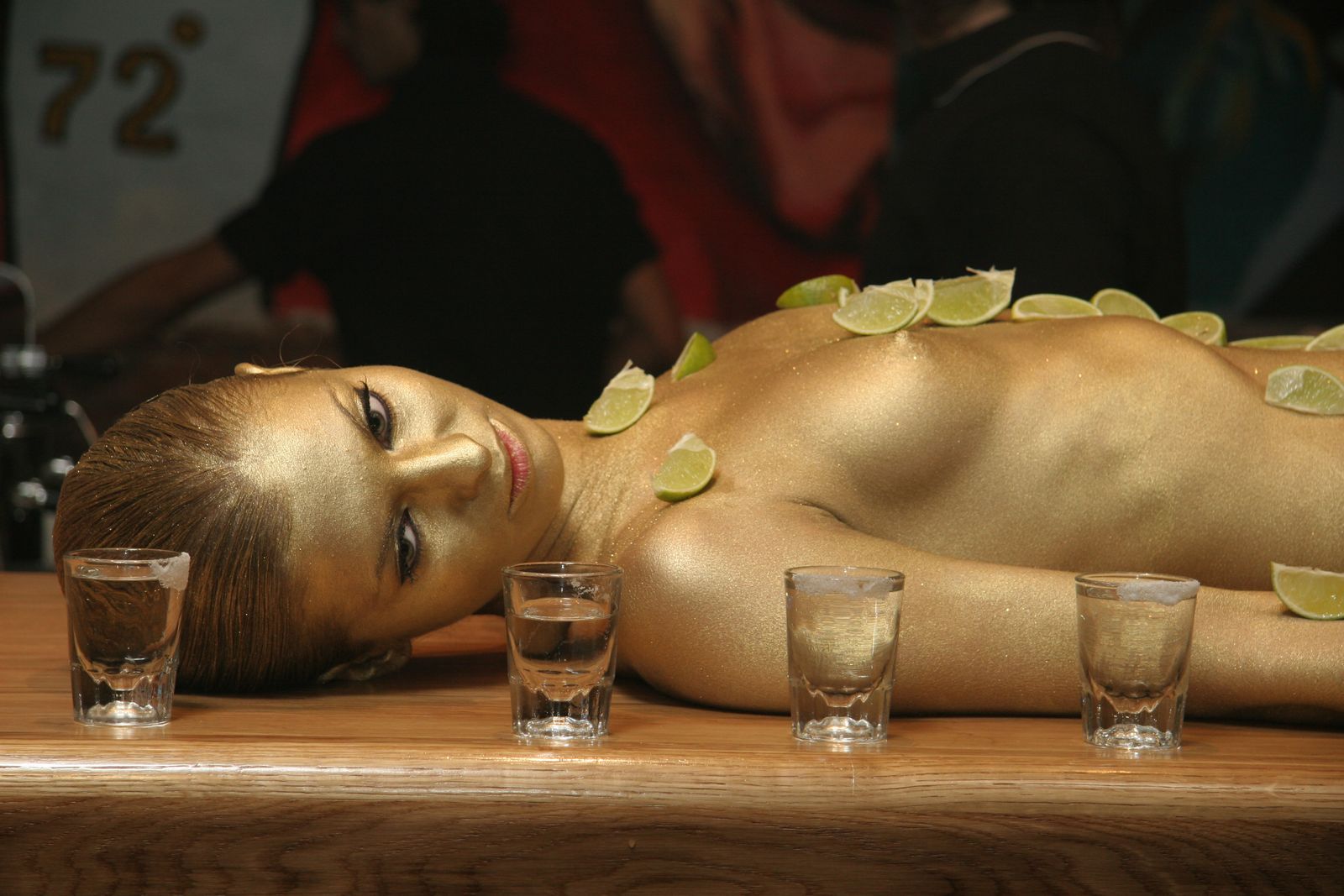 1600x1067, 190 Kb / текила, соль, лайм, краска, золото