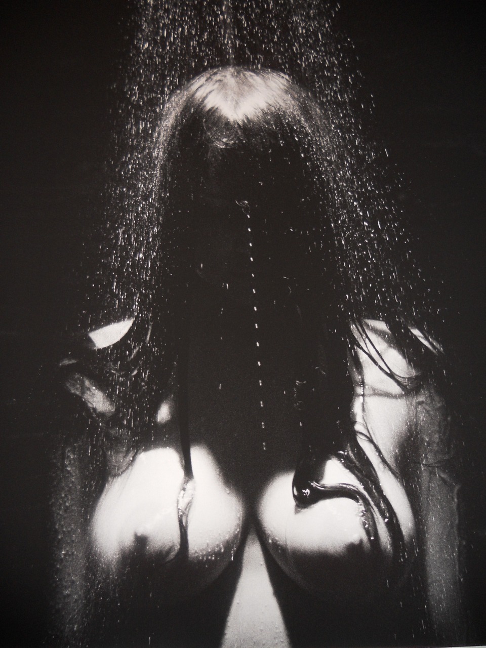 960x1280, 276 Kb / вода, тень, ч/б