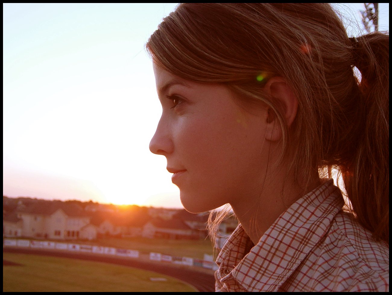 1300x980, 168 Kb / девушка, рубашка, хвостик