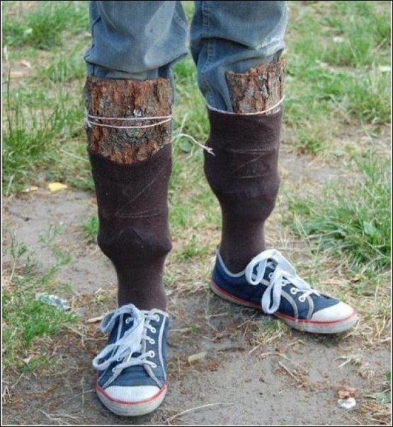 555x604, 89 Kb / футбол, ноги, щитки, деревяшки, кеды, футбол