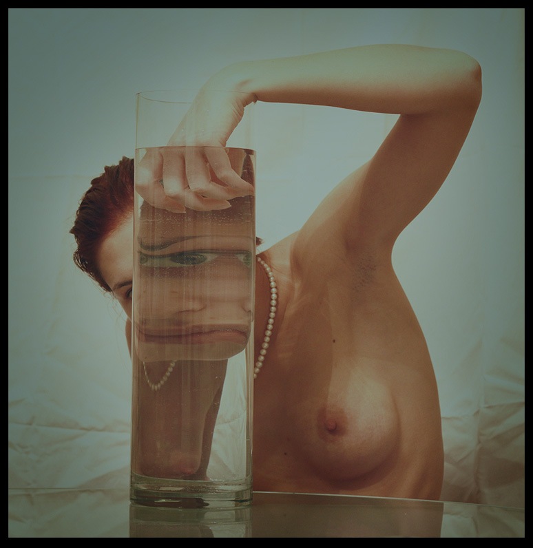 774x796, 91 Kb / рыжая, ожерелье, вода, циклоп