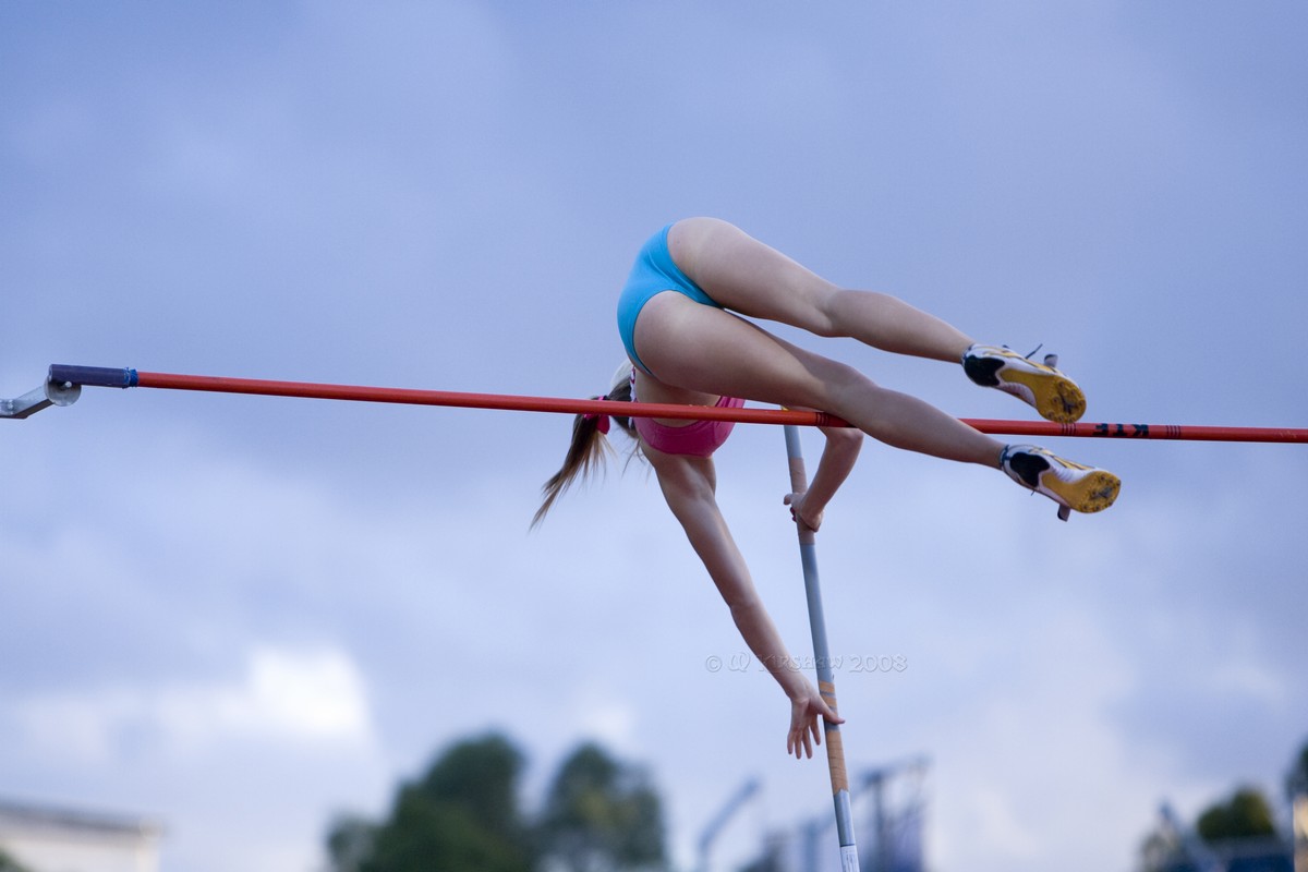 1200x800, 109 Kb / ноги, шест, прыжок, атлетика, прыгунья
