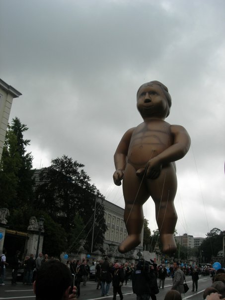 453x604, 38 Kb / Брюссель, писающий мальчик, Manneken pis van Brussel