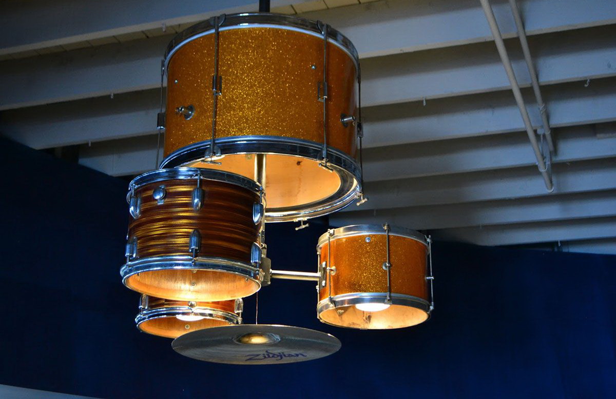 1200x778, 227 Kb / люстра, барабаны