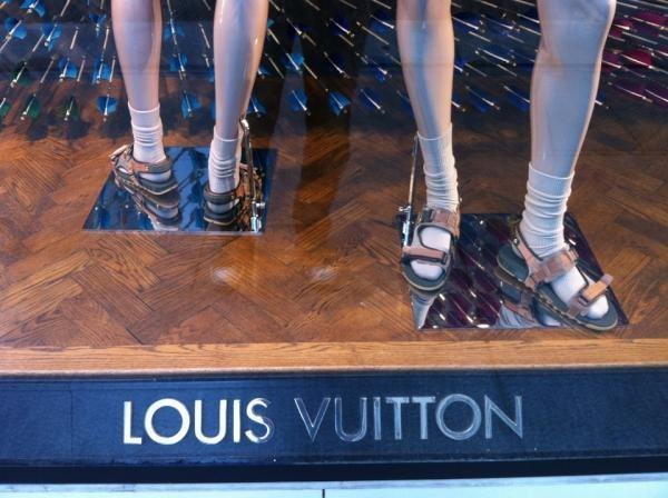 600x448, 54 Kb / сандалии, носки