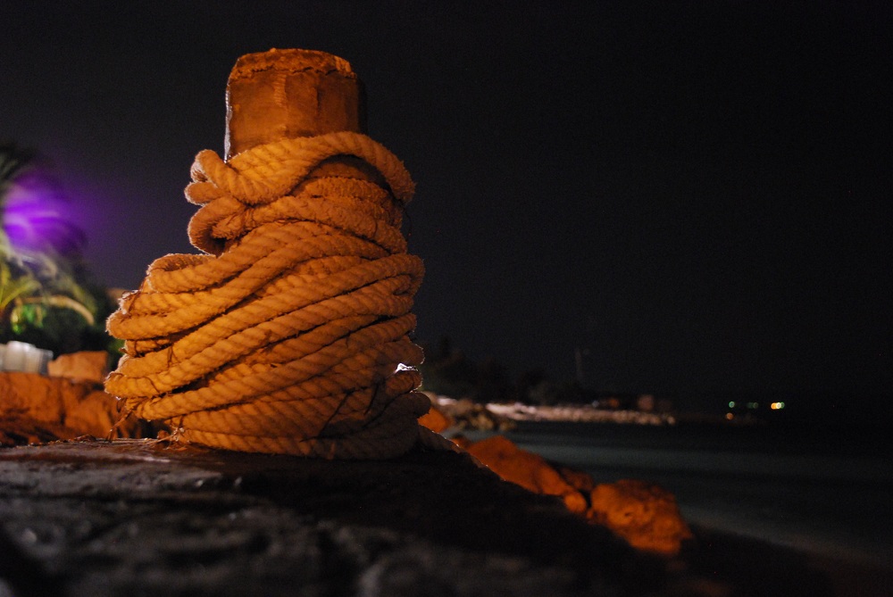 1000x669, 188 Kb / веревка, столб, ночь берег