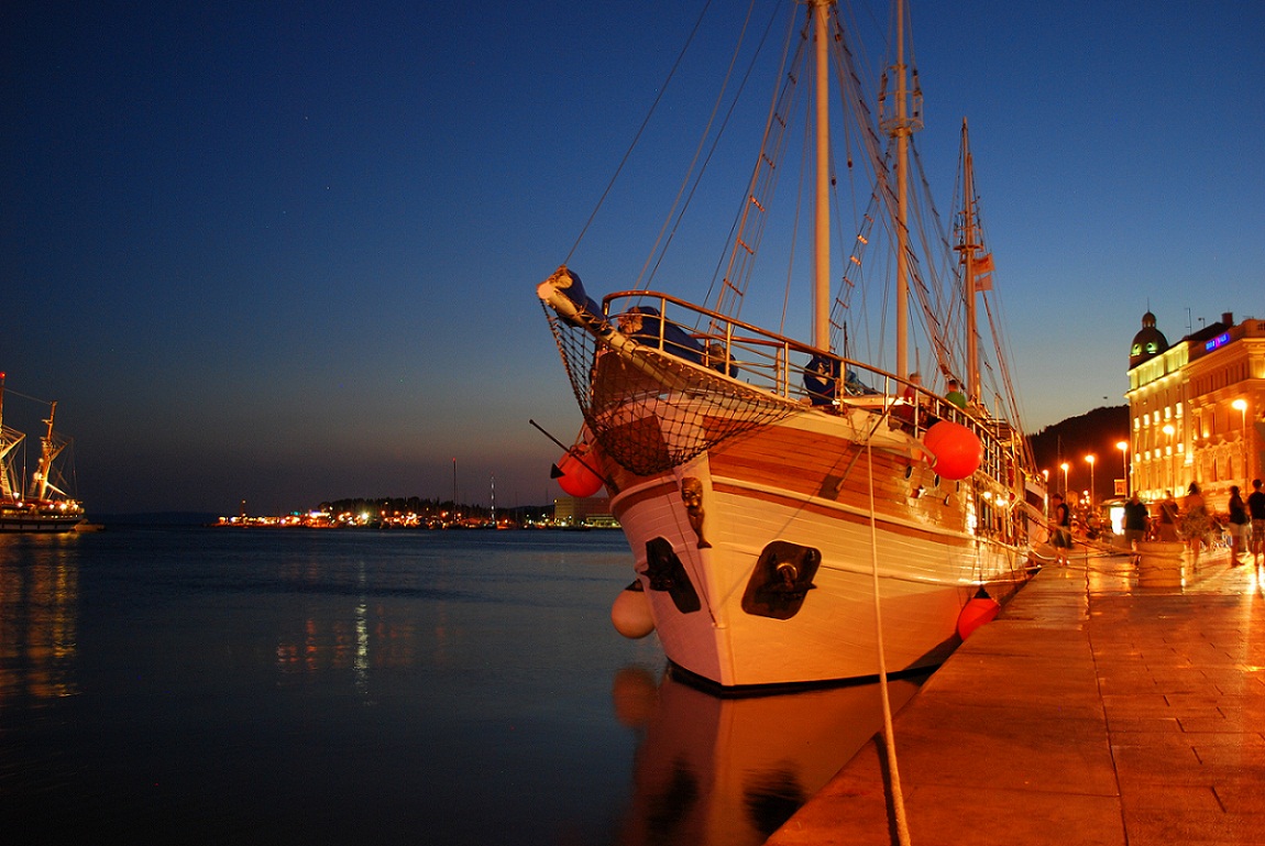 1150x769, 279 Kb / корабль, порт, море, ночь