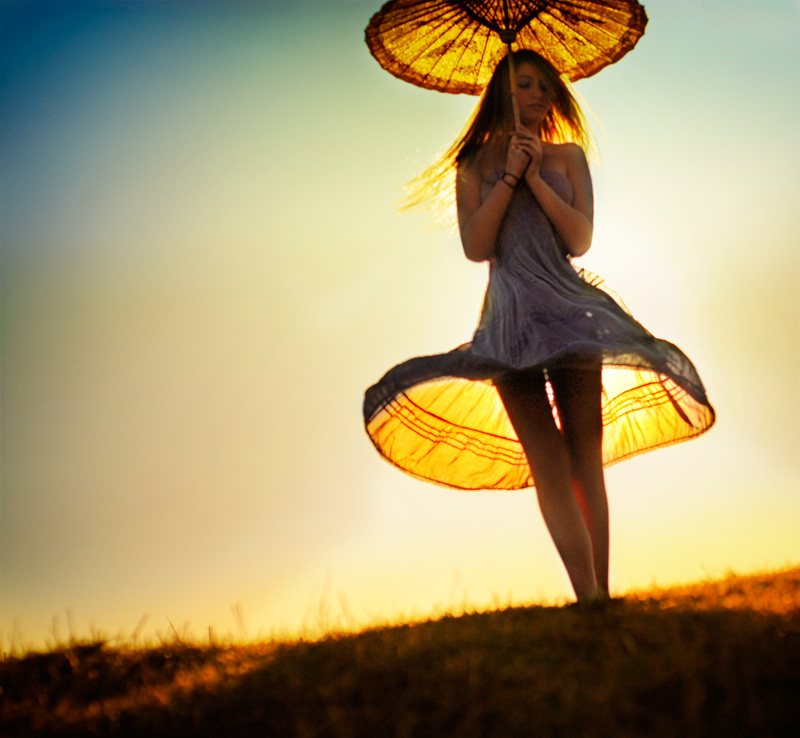 800x738, 137 Kb / девушка, платье, ветер, зонт