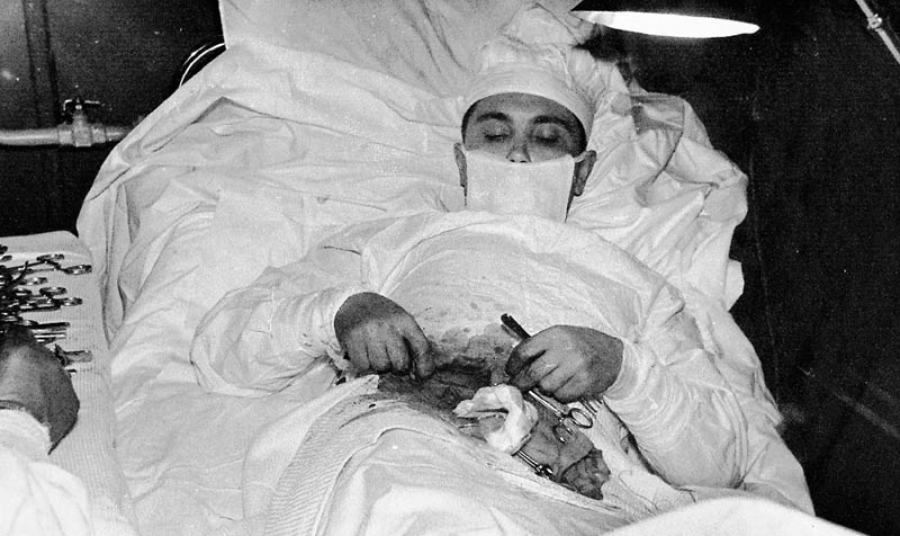 900x536, 284 Kb / рогозов, операция, хирург, аппендицит