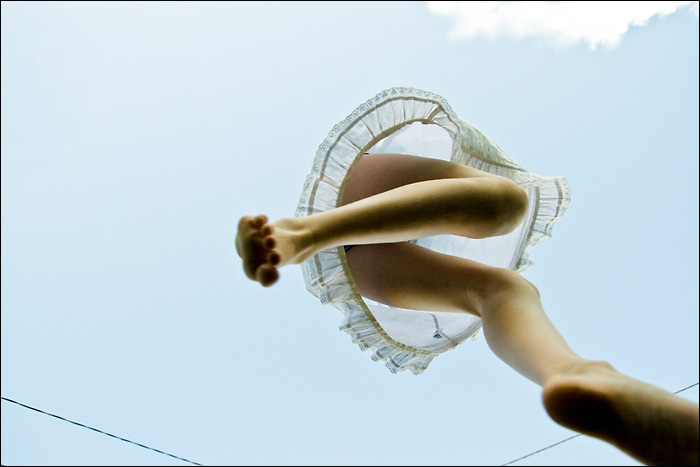 700x467, 89 Kb / ноги, девушки, ступни, платье