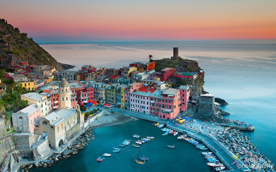 900x563, 177 Kb / бухта, залив, порт, город, море, причал, лодки