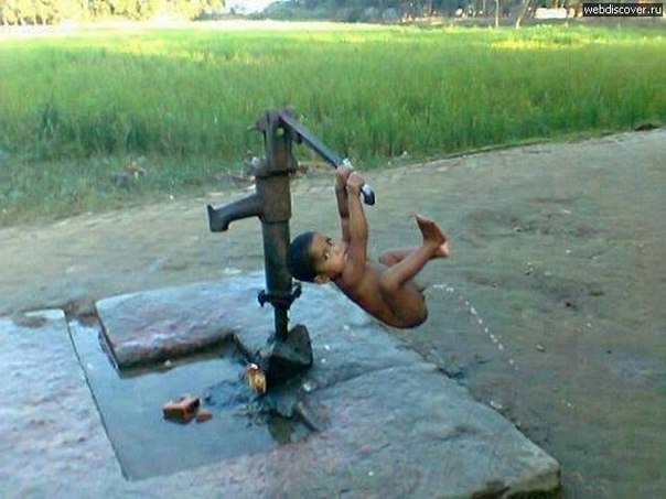 604x453, 31 Kb / колонка, малыш, струя