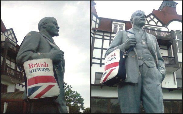 604x376, 58 Kb / ленин, памятник,  статуя, сумка, британия