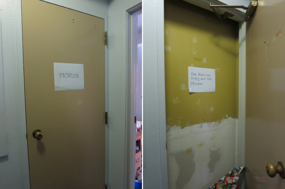 1124x747, 81 Kb / мордор, стена, дверь