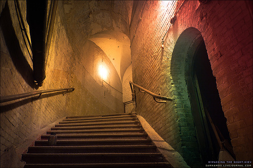 500x333, 98 Kb / подземелье, лестница