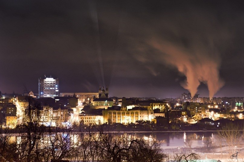 807x536, 100 Kb / Винница, вечер, река, дым, Буг, огни, пейзаж