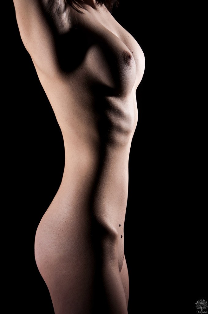 680x1024, 56 Kb / мурашки, сиськи