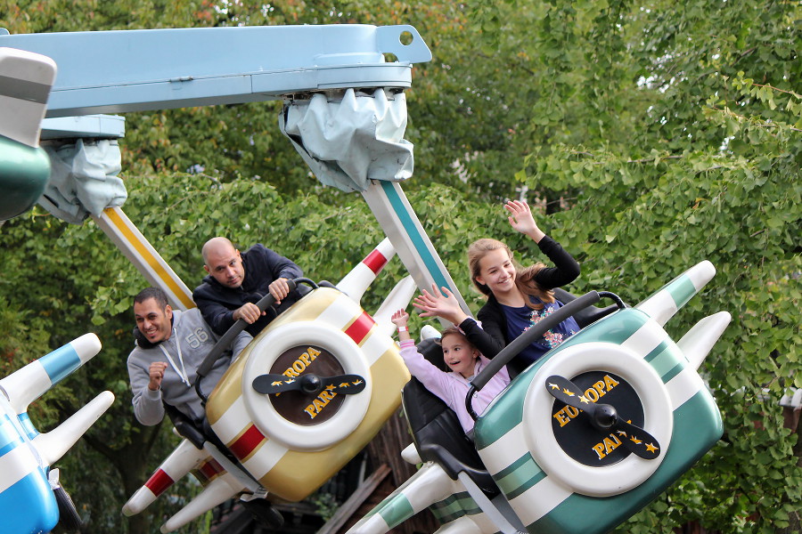 900x600, 202 Kb / Карусель, братки, страх