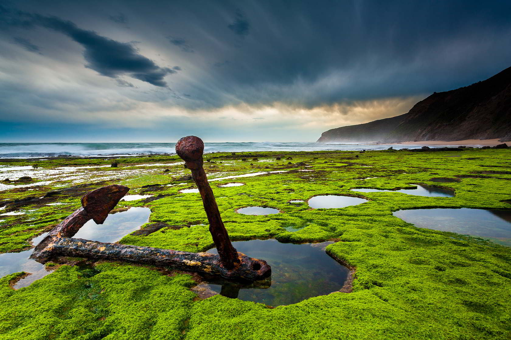 1680x1120, 299 Kb / Океан, берег, якорь, ржавчина, закат