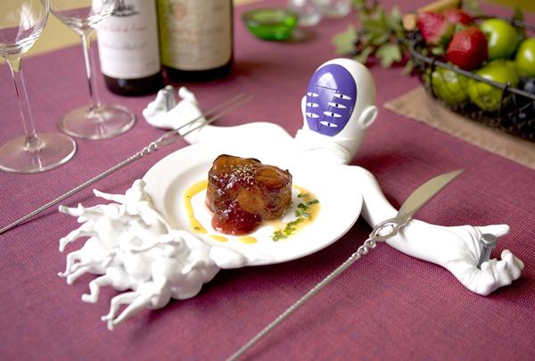 600x405, 38 Kb / инопланетянин, стол, еда