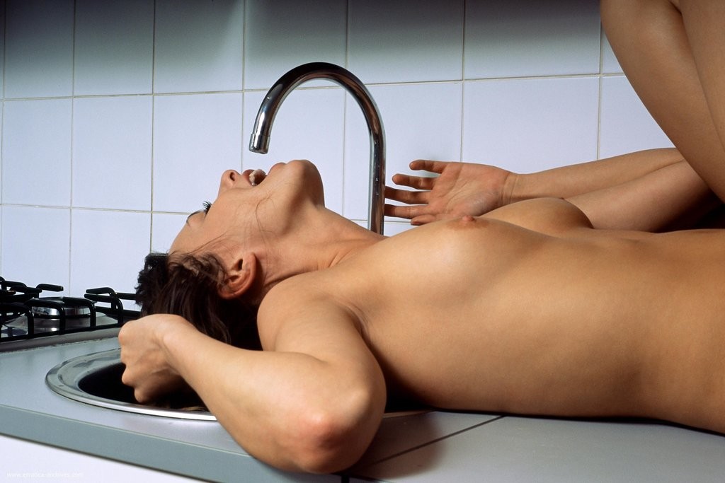 1024x683, 104 Kb / жажда, кран, сиськи